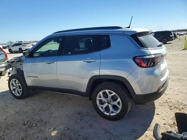 3C4NJDBN7ST585927 2025 JEEP COMPASS - Image 2