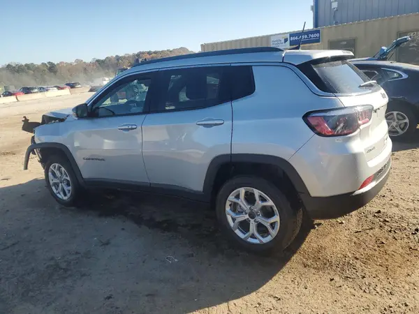 3C4NJDBN7ST617324 2025 JEEP COMPASS - Image 2