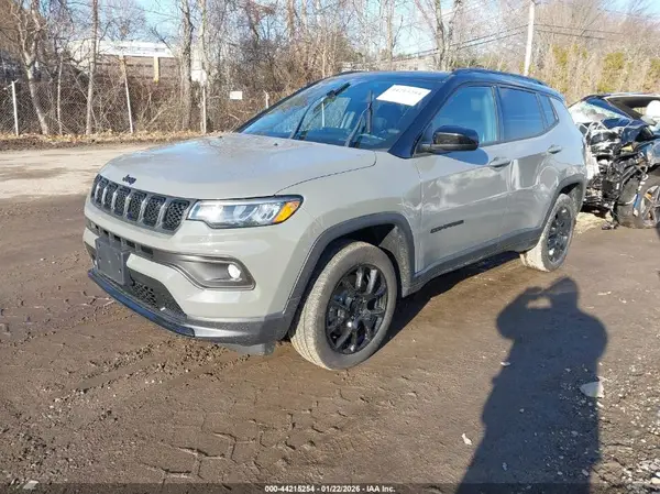 3C4NJDBN8PT529132 2023 JEEP COMPASS - Image 2