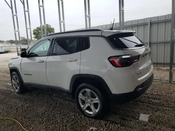 3C4NJDBN8PT553348 2023 JEEP COMPASS - Image 2