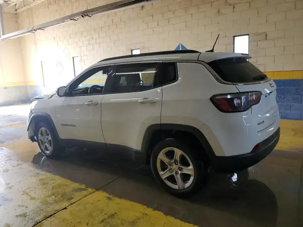 3C4NJDBN8PT561935 2023 JEEP COMPASS - Image 2