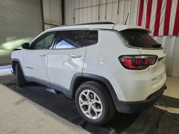 3C4NJDBN8RT110359 2024 JEEP COMPASS - Image 2