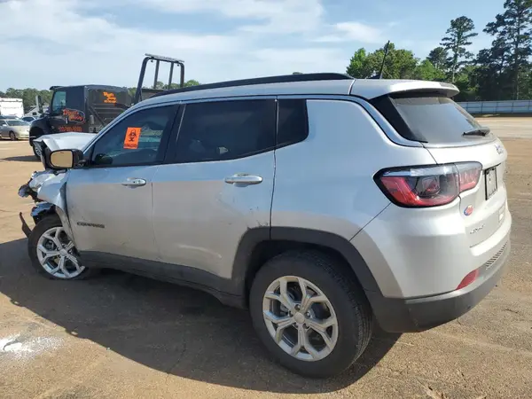 3C4NJDBN8RT114072 2024 JEEP COMPASS - Image 2