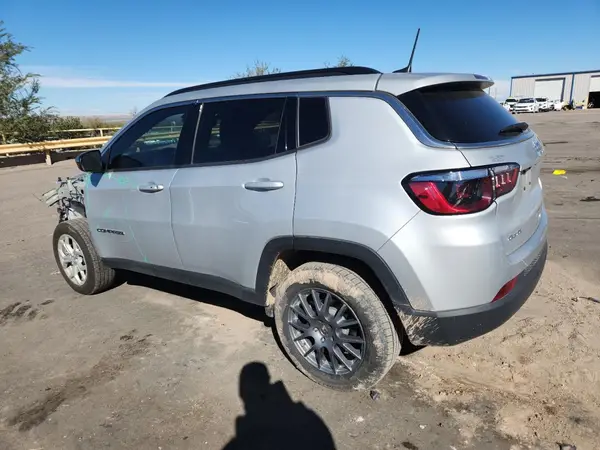 3C4NJDBN8RT115402 2024 JEEP COMPASS - Image 2