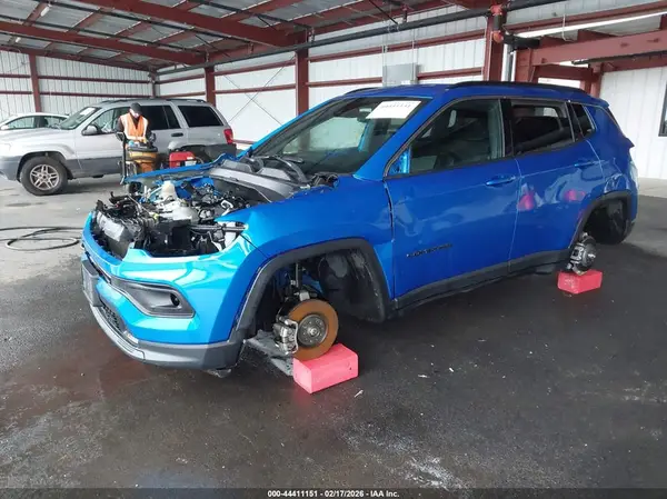 3C4NJDBN8RT116369 2024 JEEP COMPASS - Image 2