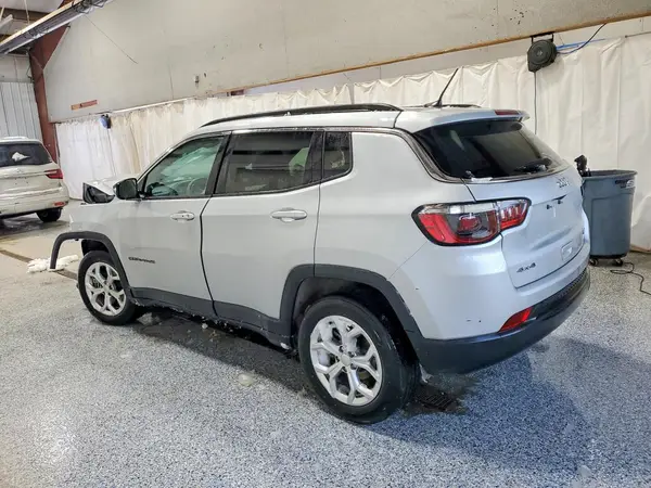 3C4NJDBN8RT119000 2024 JEEP COMPASS - Image 2