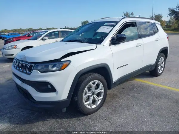 3C4NJDBN8RT124424 2024 JEEP COMPASS - Image 2