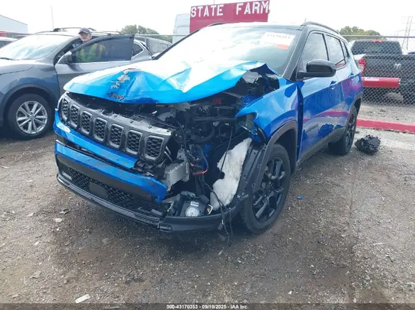3C4NJDBN8RT147122 2024 JEEP COMPASS - Image 2