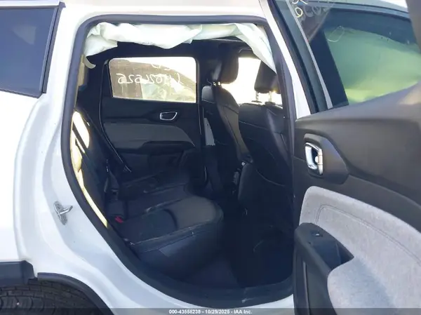 3C4NJDBN8RT599085 2024 JEEP COMPASS - Image 8