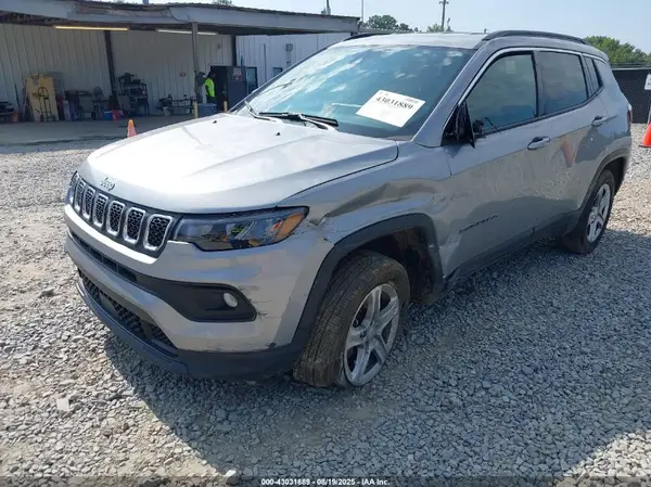 3C4NJDBN8RT607413 2024 JEEP COMPASS - Image 2