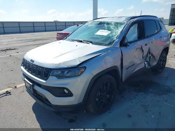 3C4NJDBN8ST541659 2025 JEEP COMPASS - Image 2