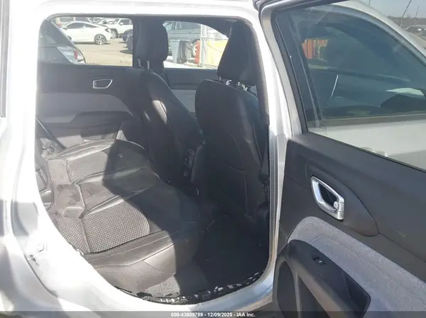 3C4NJDBN8ST567629 2025 JEEP COMPASS - Image 8