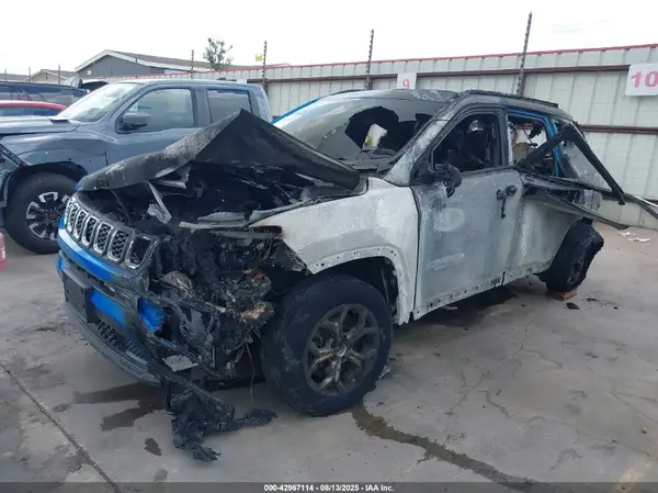 3C4NJDBN8ST571972 2025 JEEP COMPASS - Image 2