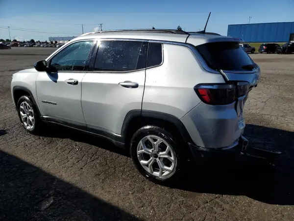 3C4NJDBN8ST574645 2025 JEEP COMPASS - Image 2