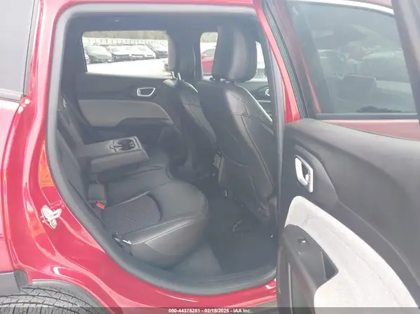 3C4NJDBN8ST585029 2025 JEEP COMPASS - Image 8