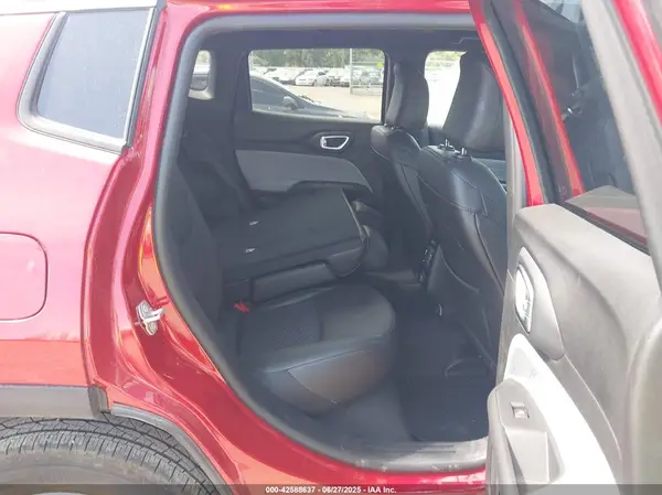 3C4NJDBN8ST586519 2025 JEEP COMPASS - Image 8