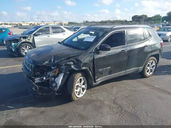3C4NJDBN8ST602427 2025 JEEP COMPASS - Image 2