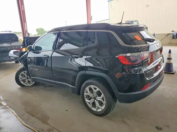 3C4NJDBN8ST607708 2025 JEEP COMPASS - Image 2
