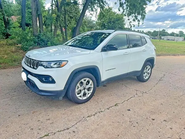 3C4NJDBN8ST620426 2025 JEEP COMPASS - Image 2