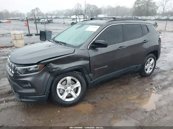 3C4NJDBN9PT504076 2023 JEEP COMPASS - Image 2