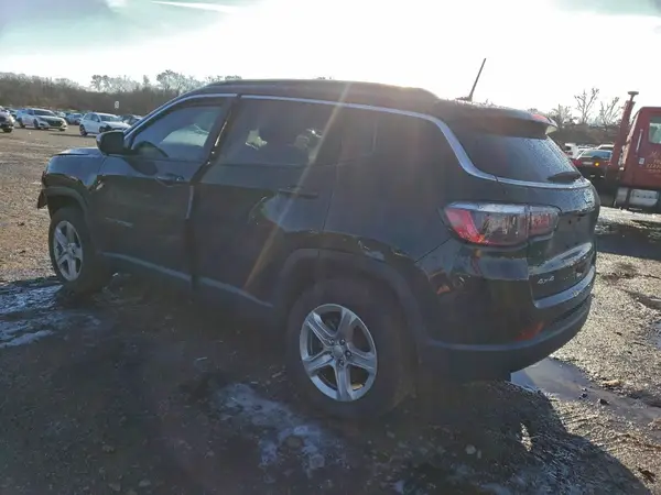 3C4NJDBN9PT504224 2023 JEEP COMPASS - Image 2