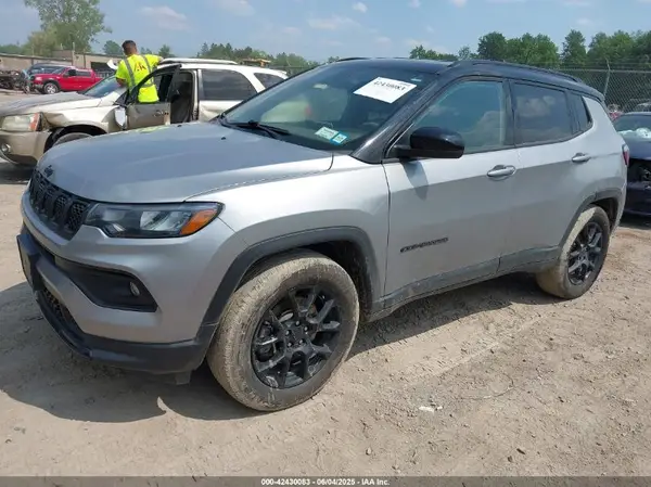 3C4NJDBN9PT513179 2023 JEEP COMPASS - Image 2