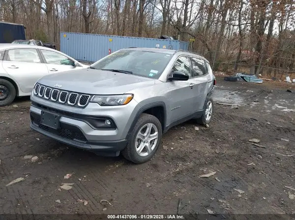3C4NJDBN9PT538860 2023 JEEP COMPASS - Image 2