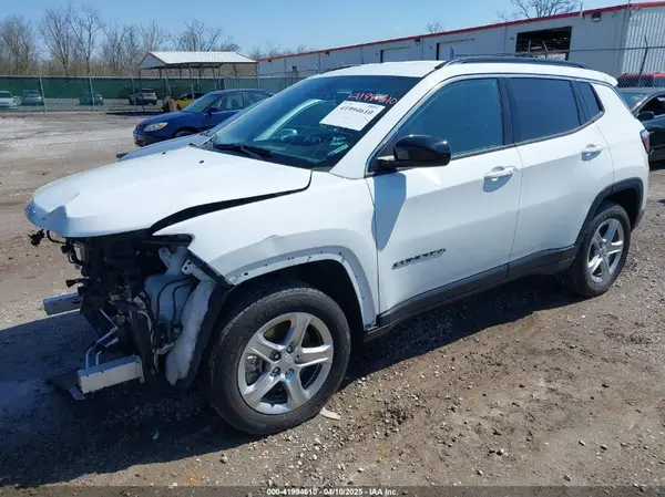 3C4NJDBN9PT561829 2023 JEEP COMPASS - Image 2