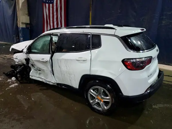 3C4NJDBN9PT562107 2023 JEEP COMPASS - Image 2
