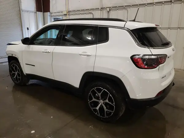 3C4NJDBN9RT605735 2024 JEEP COMPASS - Image 2