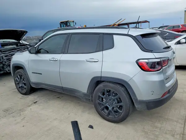 3C4NJDBN9ST517872 2025 JEEP COMPASS - Image 2