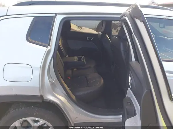 3C4NJDBN9ST529746 2025 JEEP COMPASS - Image 8