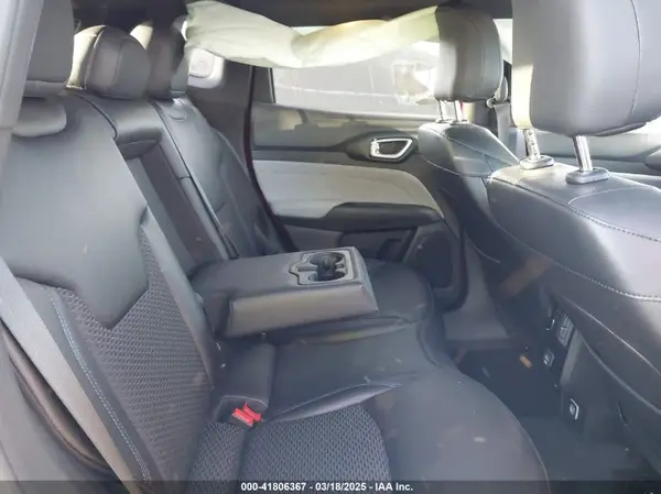 3C4NJDBN9ST553240 2025 JEEP COMPASS - Image 8