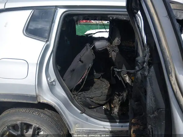 3C4NJDBN9ST570426 2025 JEEP COMPASS - Image 8