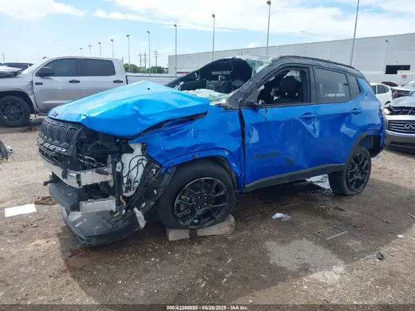 3C4NJDBNXPT509707 2023 JEEP COMPASS - Image 2