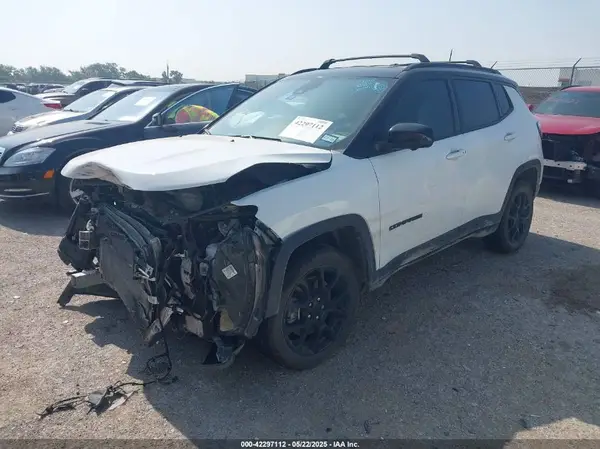 3C4NJDBNXPT513661 2023 JEEP COMPASS - Image 2