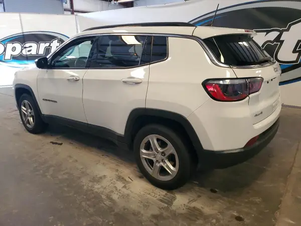 3C4NJDBNXPT552699 2023 JEEP COMPASS - Image 2