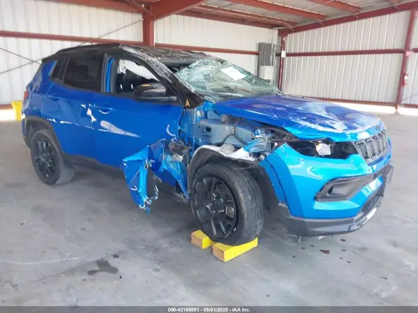 3C4NJDBNXPT556929 2023 JEEP COMPASS - Image 1
