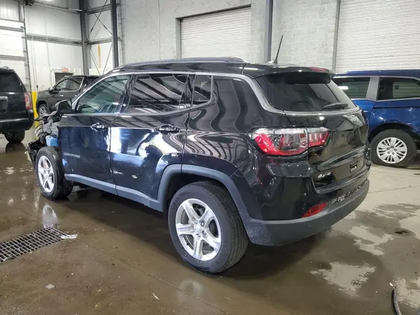 3C4NJDBNXPT558762 2023 JEEP COMPASS - Image 2