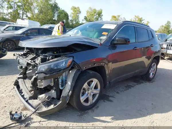 3C4NJDBNXPT559197 2023 JEEP COMPASS - Image 2