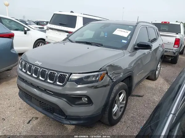 3C4NJDBNXPT559670 2023 JEEP COMPASS - Image 2