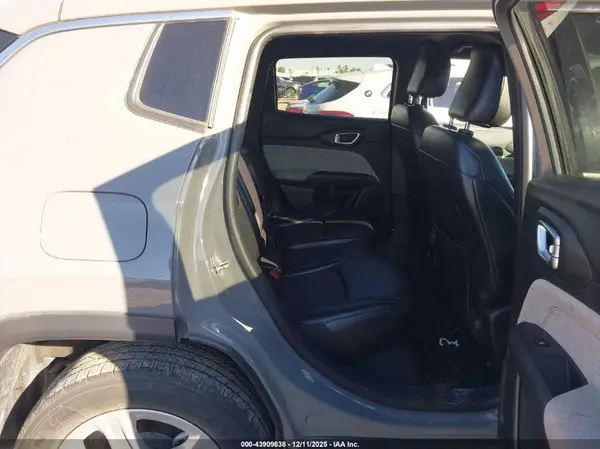 3C4NJDBNXPT559670 2023 JEEP COMPASS - Image 8