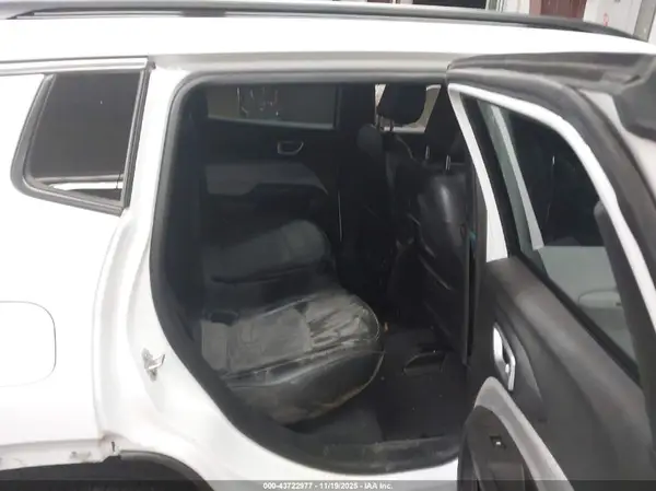 3C4NJDBNXPT562083 2023 JEEP COMPASS - Image 8