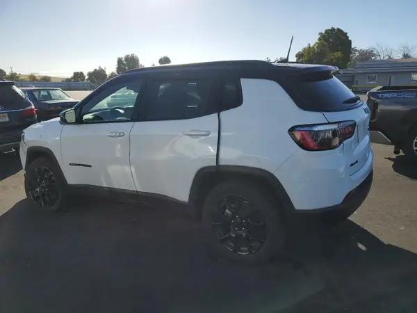 3C4NJDBNXPT566358 2023 JEEP COMPASS - Image 2