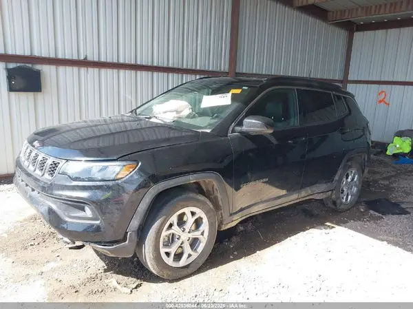 3C4NJDBNXRT105678 2024 JEEP COMPASS - Image 2