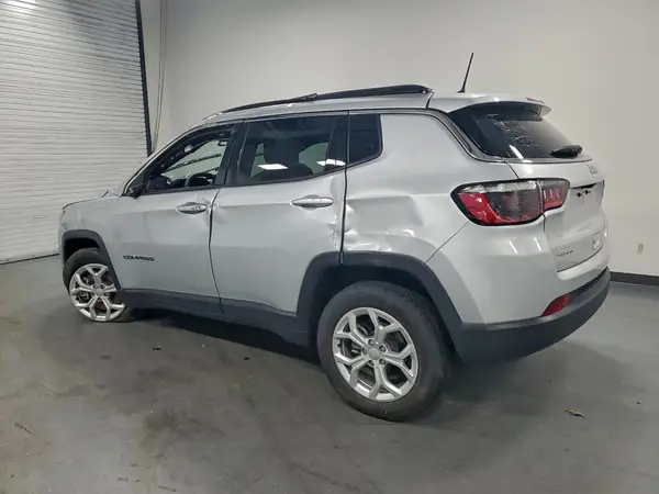 3C4NJDBNXRT106992 2024 JEEP COMPASS - Image 2