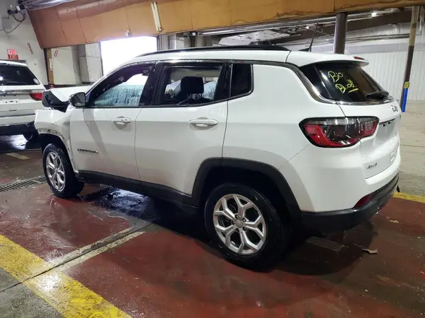 3C4NJDBNXRT110427 2024 JEEP COMPASS - Image 2