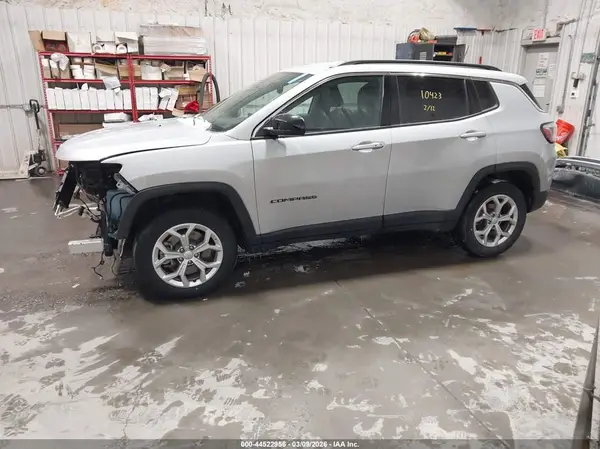 3C4NJDBNXRT117930 2024 JEEP COMPASS - Image 2
