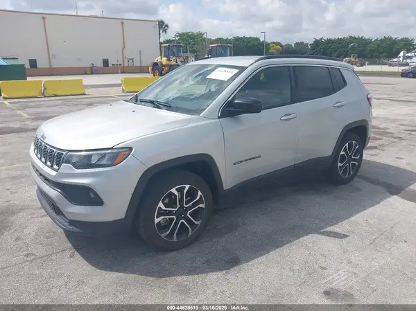 3C4NJDBNXRT138549 2024 JEEP COMPASS - Image 2
