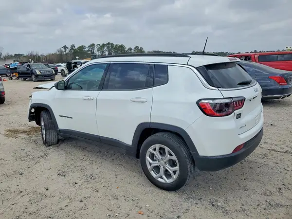 3C4NJDBNXRT174158 2024 JEEP COMPASS - Image 2